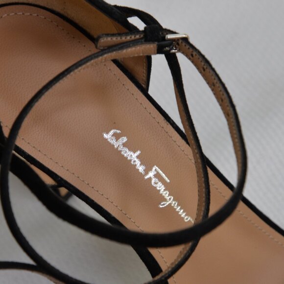 NWOB Salvatore Ferragamo Ines X5 Black Suede Heels Sz 9 - Picture 4 of 9